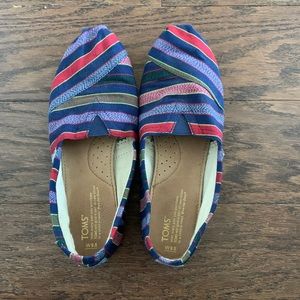 Colorful Tom’s with stripes, size 9.5